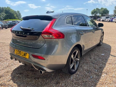 Volvo V40 2.0 D2 R-Design Lux Nav Euro 6 (s/s) 5dr 9