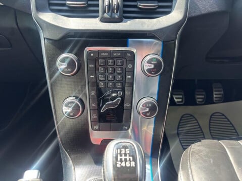 Volvo V40 2.0 D2 R-Design Lux Nav Euro 6 (s/s) 5dr 19