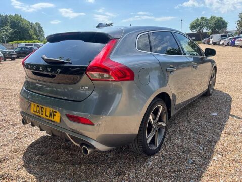 Volvo V40 2.0 D2 R-Design Lux Nav Euro 6 (s/s) 5dr 9