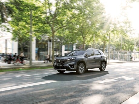 Image of Suzuki S-Cross driving