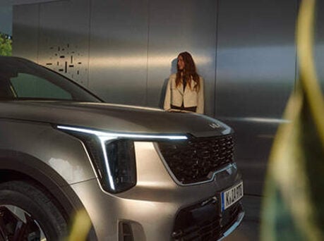 Close up image of headlights on the Sorento.