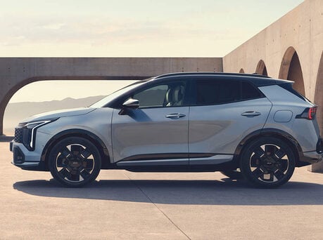 Side-on image of the new Kia Sportage.