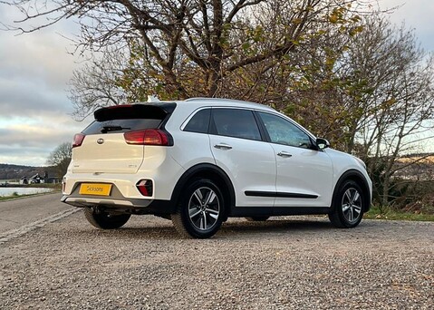 Kia Niro 1.6 GDi 2 8