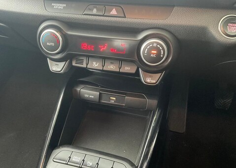 Kia Stonic 1.0 T-GDi ISG 48V CONNECT 24