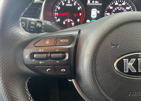 Kia Stonic 1.0 T-GDi ISG 48V CONNECT 29