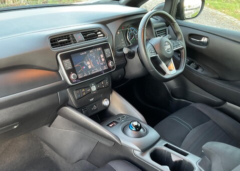 Nissan LEAF E (110kw) Acenta (40kWh) 5 Dr Hatchback 9