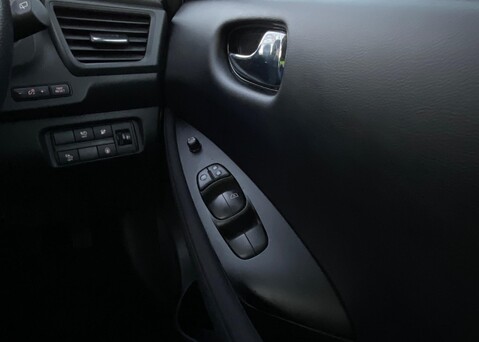 Nissan LEAF E (110kw) Acenta (40kWh) 5 Dr Hatchback 13