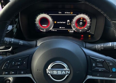 Nissan Juke 1.6 (143ps) Hybrid Tekna Auto 21