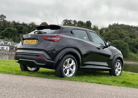 Nissan Juke 1.0 DIG-T Acenta 5-Door Hatchback 6