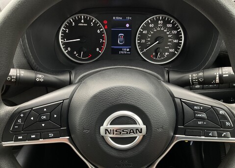 Nissan Juke 1.0 DIG-T Acenta 5-Door Hatchback 17