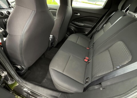 Nissan Juke 1.0 DIG-T Acenta 5-Door Hatchback 11