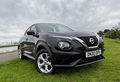 Nissan Juke 1.0 DIG-T Acenta 5-Door Hatchback