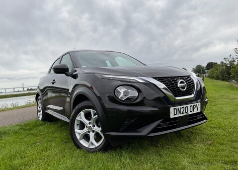 Nissan Juke 1.0 DIG-T Acenta 5-Door Hatchback 2