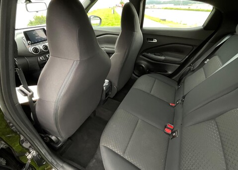 Nissan Juke 1.0 DIG-T Acenta 5-Door Hatchback 12