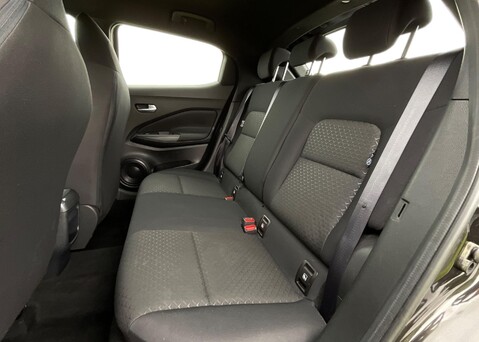Nissan Juke 1.0 DIG-T Acenta 5-Door Hatchback 13