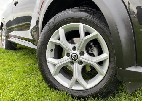 Nissan Juke 1.0 DIG-T Acenta 5-Door Hatchback 15