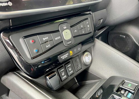 Nissan LEAF E (110kw) Tekna (39kWh) 5 Dr Hatchback 22