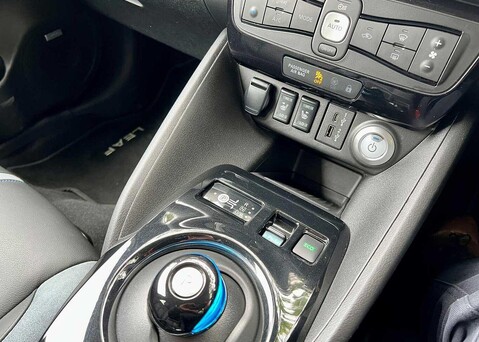 Nissan LEAF E (110kw) Tekna (39kWh) 5 Dr Hatchback 25