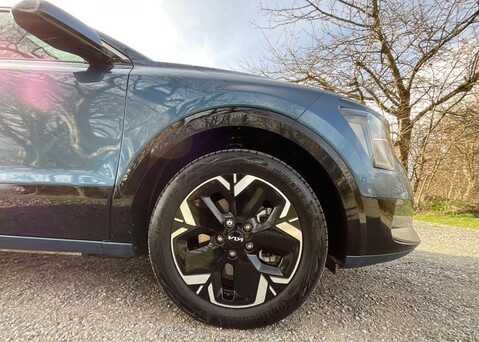 Kia Niro 64.8 kWh 4 3