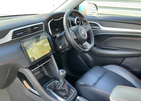 MG ZS EXCLUSIVE VTI-TECH 11