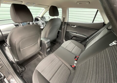Kia Stonic 1.6 CRDI 2 ISG 14