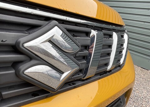 Suzuki Vitara SZ-T BOOSTERJET MHEV 4