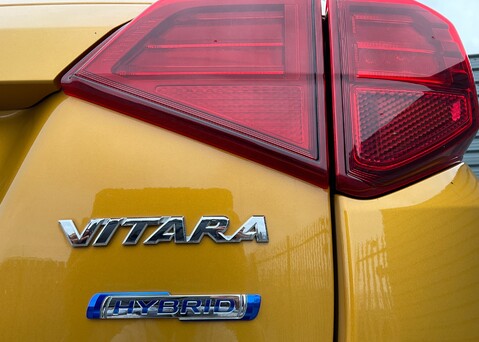 Suzuki Vitara SZ-T BOOSTERJET MHEV 11