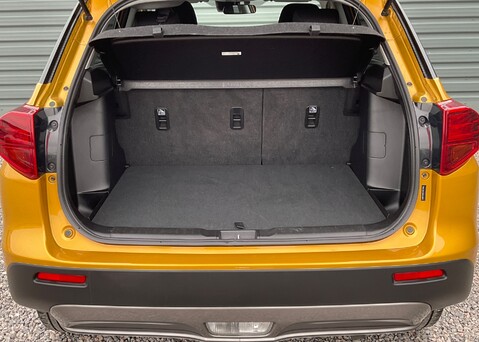 Suzuki Vitara SZ-T BOOSTERJET MHEV 26