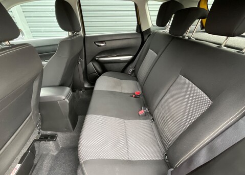 Suzuki Vitara SZ-T BOOSTERJET MHEV 27