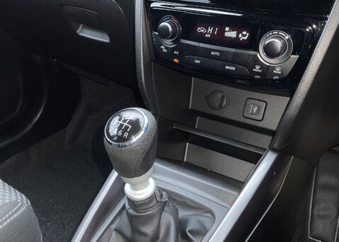 Suzuki Vitara SZ-T BOOSTERJET MHEV 29