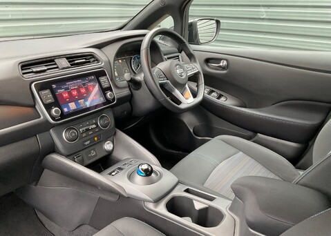 Nissan LEAF ACENTA 11