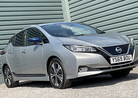 Nissan LEAF TEKNA 11