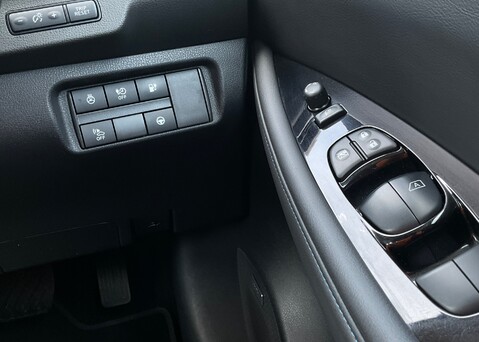 Nissan LEAF TEKNA 23