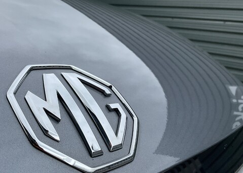 MG MG5 TROPHY 4