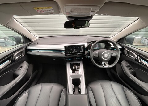 MG MG5 TROPHY 13
