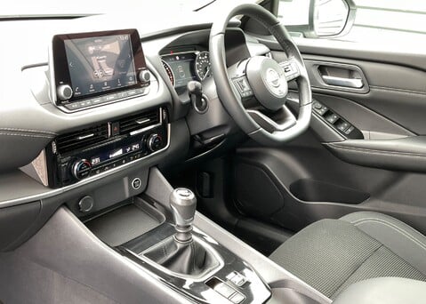 Nissan Qashqai DIG-T ACENTA PREMIUM MHEV 11