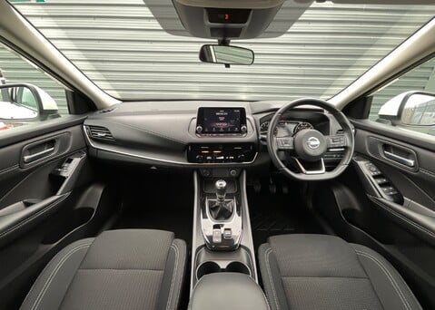 Nissan Qashqai DIG-T ACENTA PREMIUM MHEV 13