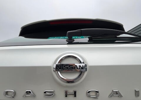Nissan Qashqai DIG-T ACENTA PREMIUM MHEV 16
