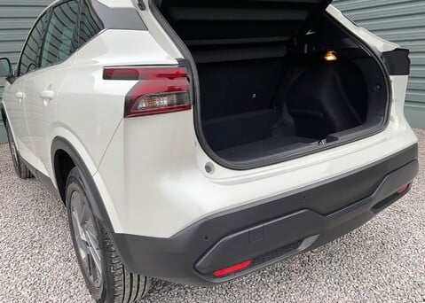 Nissan Qashqai DIG-T ACENTA PREMIUM MHEV 17