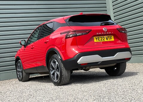 Nissan Qashqai DIG-T N-CONNECTA MHEV 10