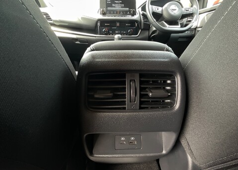 Nissan Qashqai DIG-T N-CONNECTA MHEV 12