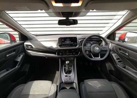 Nissan Qashqai DIG-T N-CONNECTA MHEV 13