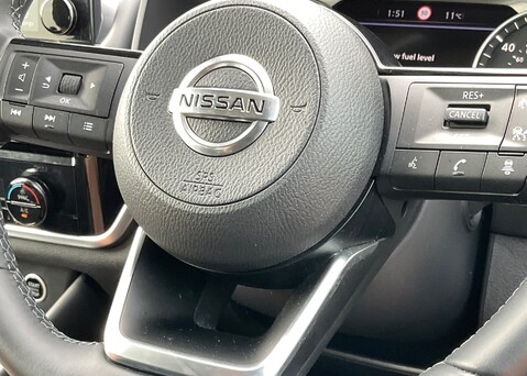 Nissan Qashqai DIG-T N-CONNECTA MHEV 20
