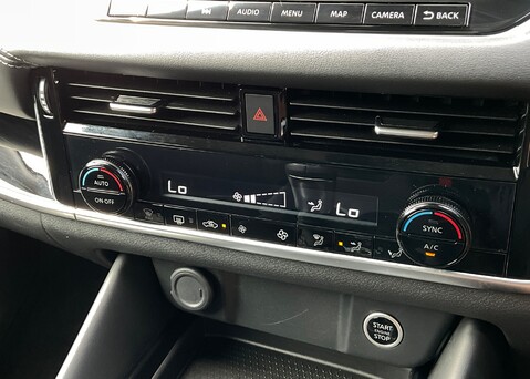 Nissan Qashqai DIG-T N-CONNECTA MHEV 23