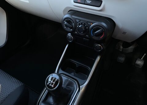 Suzuki Ignis SZ-T DUALJET 8
