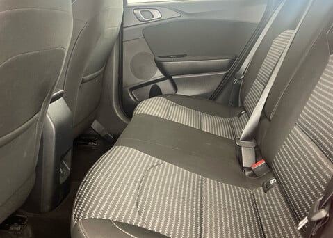 Kia Ceed Sportswagon 1.5TGDi '2' ISG 12