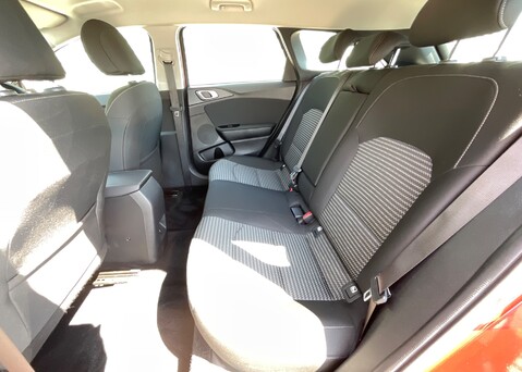 Kia Ceed Sportswagon 1.5T-GDi '2' ISG 16