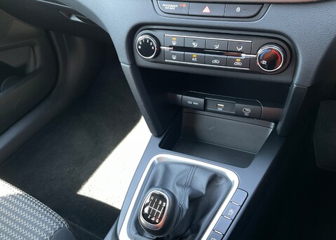 Kia Ceed Sportswagon 1.5T-GDi '2' ISG 21