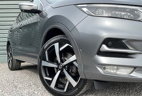 Nissan Qashqai DIG-T TEKNA PLUS