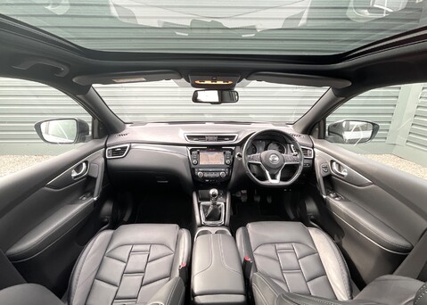 Nissan Qashqai DIG-T TEKNA PLUS 11
